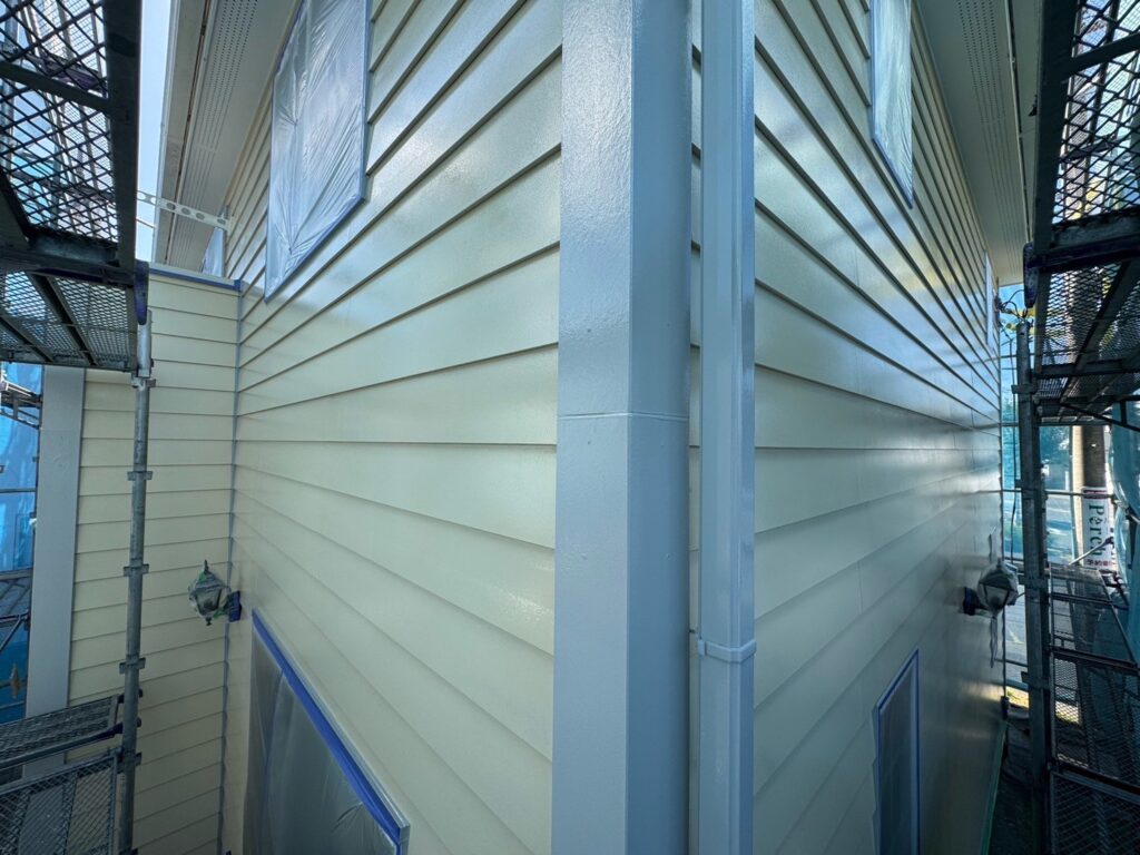 外壁：下塗り（透明色）<br />
（完了）